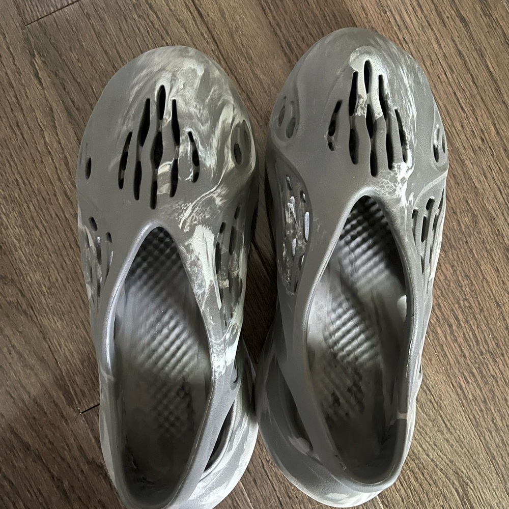 Yeezy foam rnnrs MX Granite